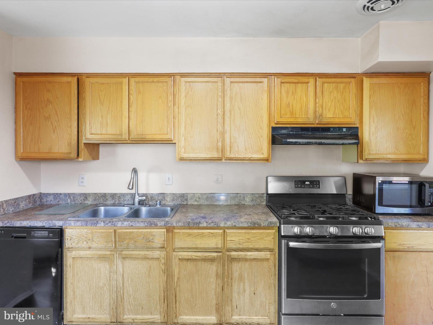 5609 8TH PL N, ARLINGTON, Virginia 22205, 6 Bedrooms Bedrooms, ,3 BathroomsBathrooms,Residential,For sale,5609 8TH PL N,VAAR2056798 MLS # VAAR2056798