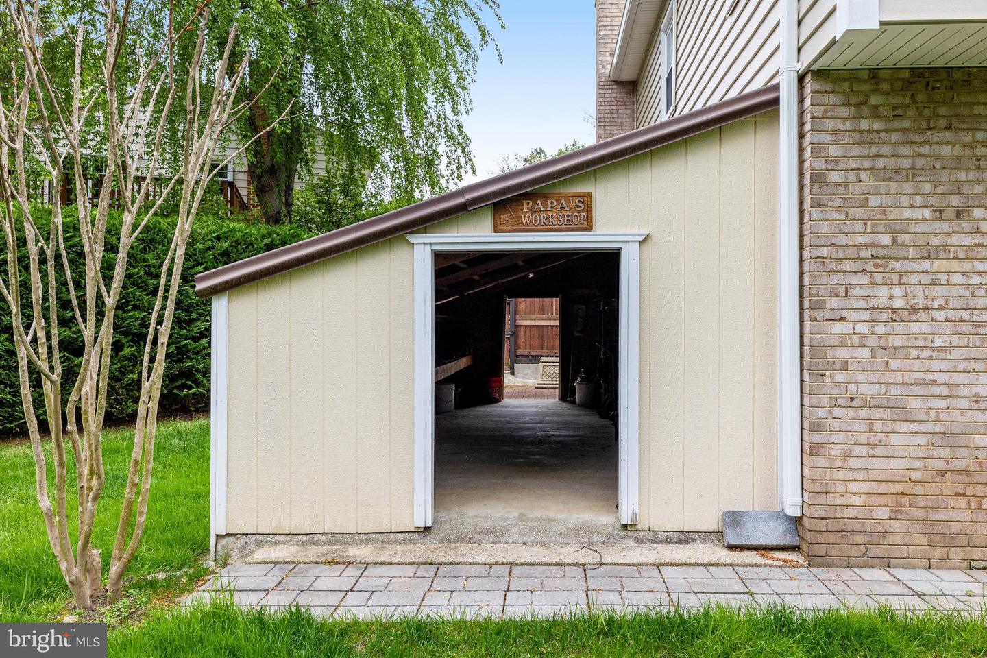 8610 WESTMEATH CT, SPRINGFIELD, Virginia 22152, 4 Bedrooms Bedrooms, ,3 BathroomsBathrooms,Residential,For sale,8610 WESTMEATH CT,VAFX2237662 MLS # VAFX2237662