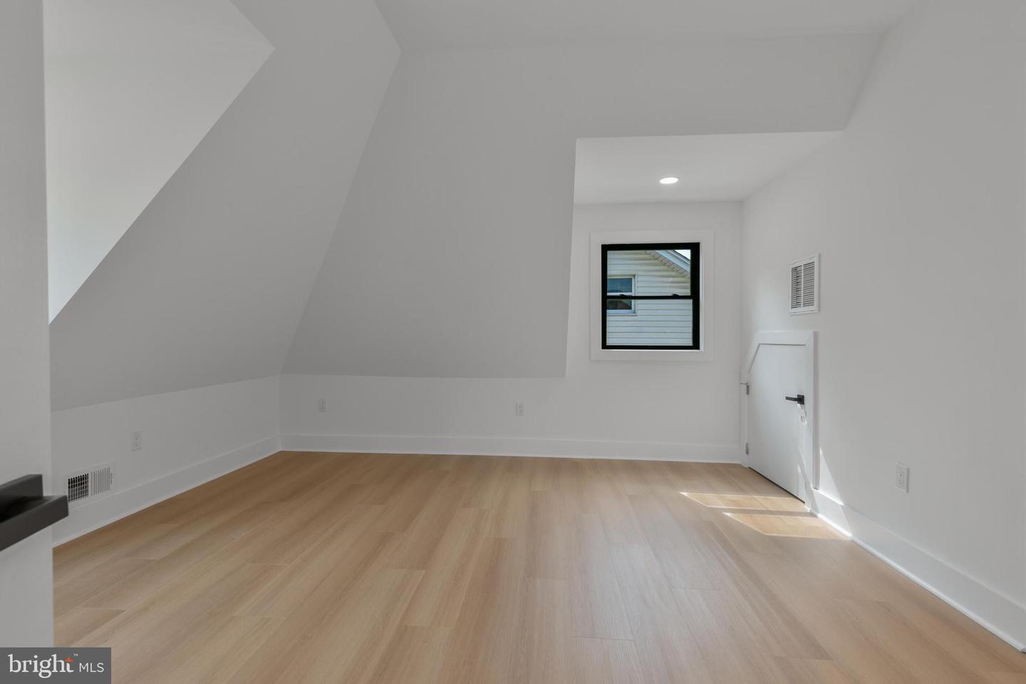 1904 JACKSON ST NE, WASHINGTON, District Of Columbia 20018, 5 Bedrooms Bedrooms, ,4 BathroomsBathrooms,Residential,For sale,1904 JACKSON ST NE,DCDC2198146 MLS # DCDC2198146