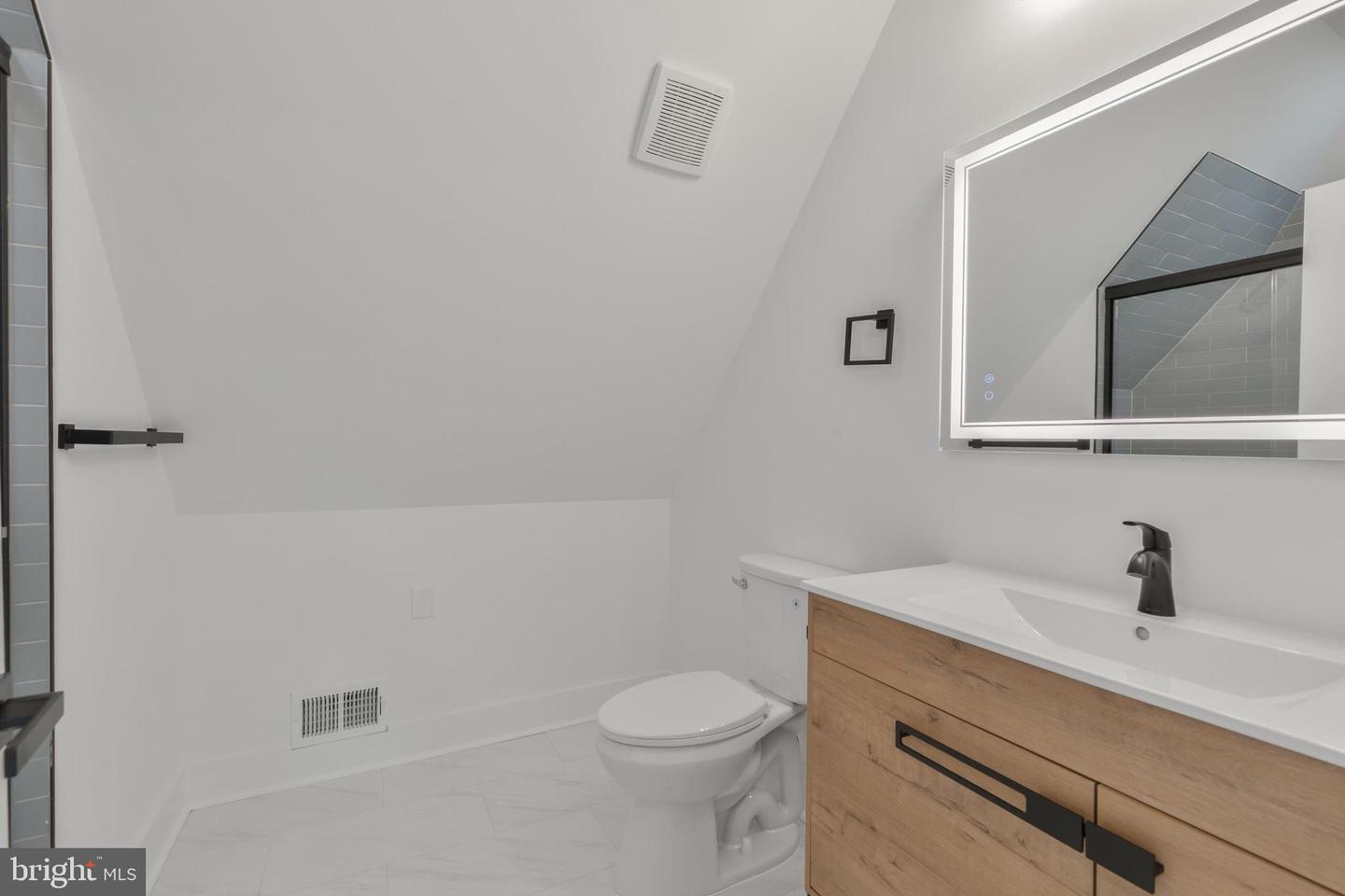 1904 JACKSON ST NE, WASHINGTON, District Of Columbia 20018, 5 Bedrooms Bedrooms, ,4 BathroomsBathrooms,Residential,For sale,1904 JACKSON ST NE,DCDC2198146 MLS # DCDC2198146