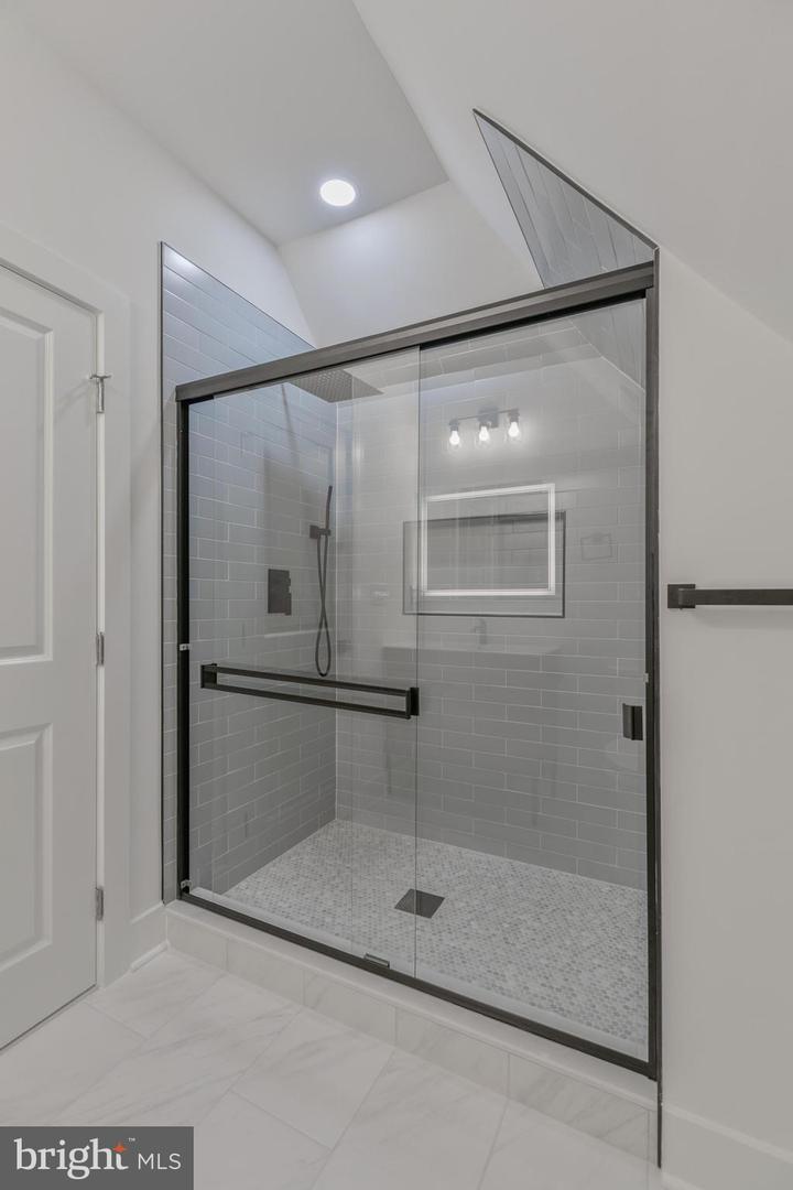 1904 JACKSON ST NE, WASHINGTON, District Of Columbia 20018, 5 Bedrooms Bedrooms, ,4 BathroomsBathrooms,Residential,For sale,1904 JACKSON ST NE,DCDC2198146 MLS # DCDC2198146