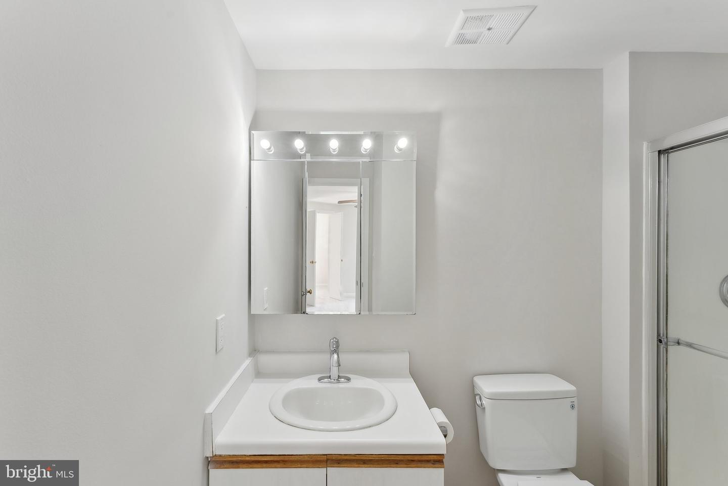 4411 PEMBROOK VILLAGE DR #101, ALEXANDRIA, Virginia 22309, 3 Bedrooms Bedrooms, ,2 BathroomsBathrooms,Residential,For sale,4411 PEMBROOK VILLAGE DR #101,VAFX2237664 MLS # VAFX2237664