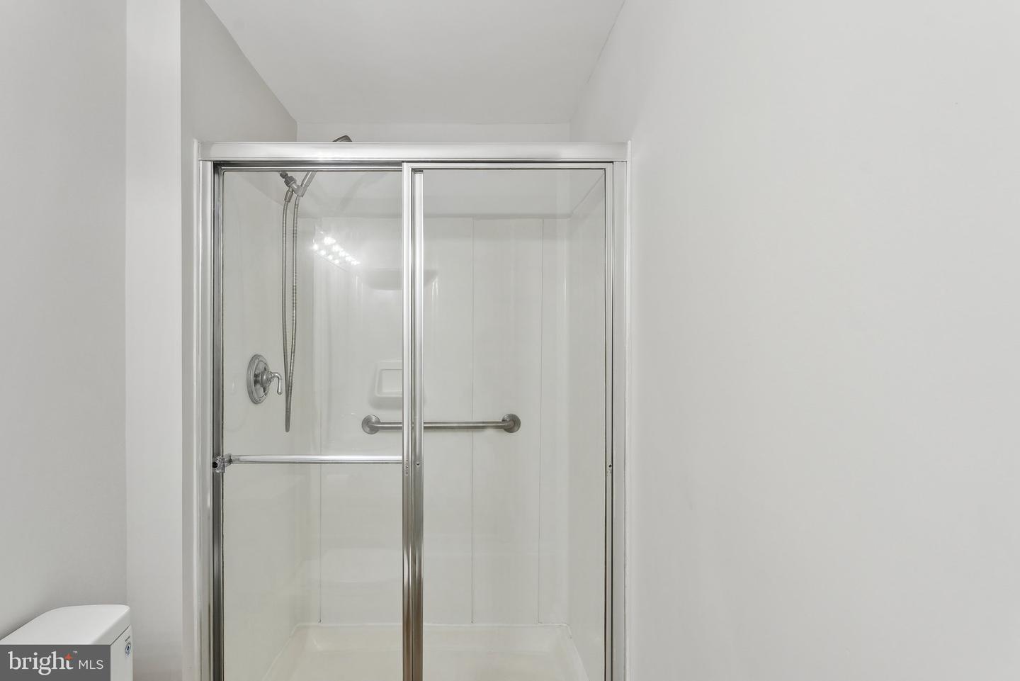 4411 PEMBROOK VILLAGE DR #101, ALEXANDRIA, Virginia 22309, 3 Bedrooms Bedrooms, ,2 BathroomsBathrooms,Residential,For sale,4411 PEMBROOK VILLAGE DR #101,VAFX2237664 MLS # VAFX2237664