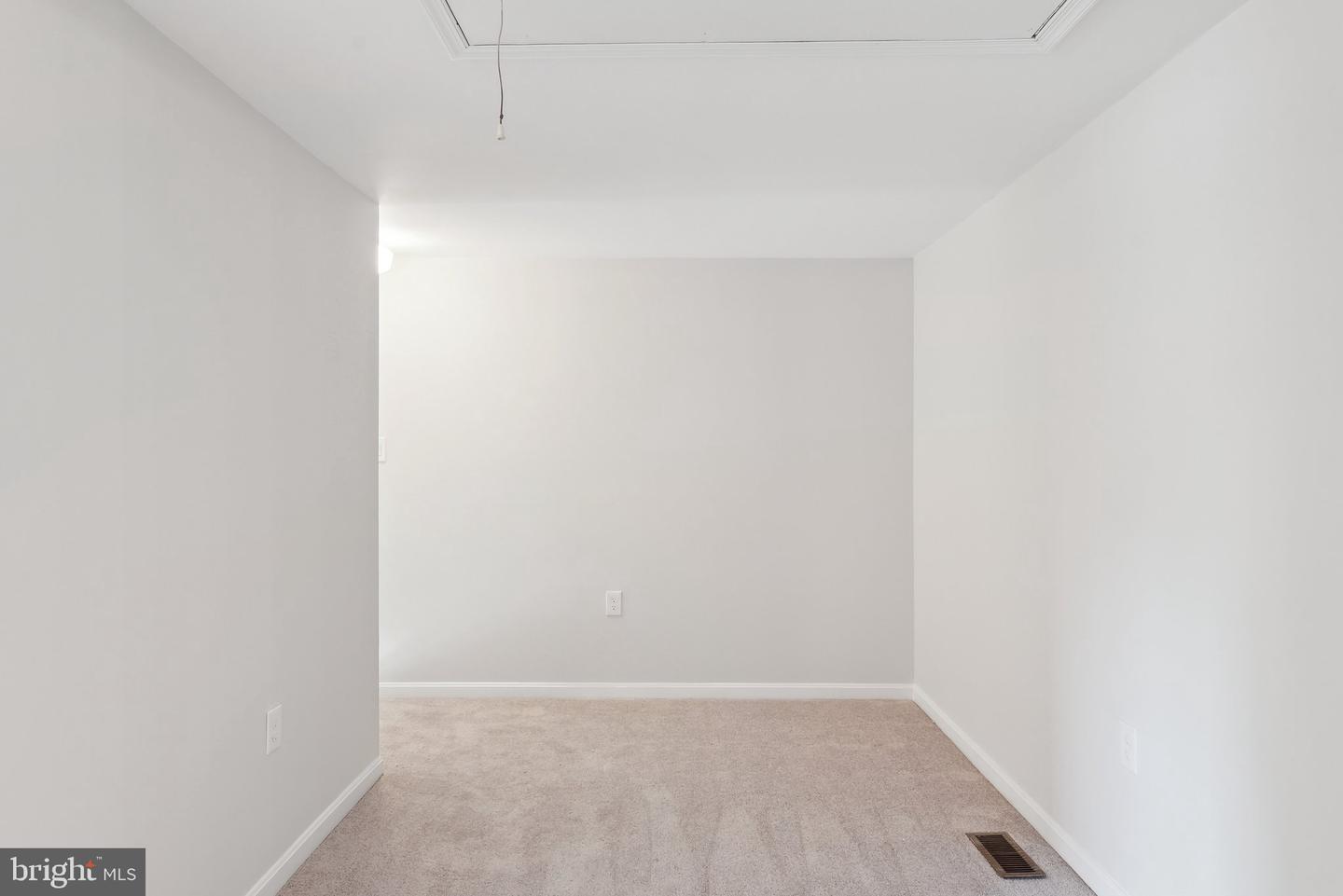 4411 PEMBROOK VILLAGE DR #101, ALEXANDRIA, Virginia 22309, 3 Bedrooms Bedrooms, ,2 BathroomsBathrooms,Residential,For sale,4411 PEMBROOK VILLAGE DR #101,VAFX2237664 MLS # VAFX2237664