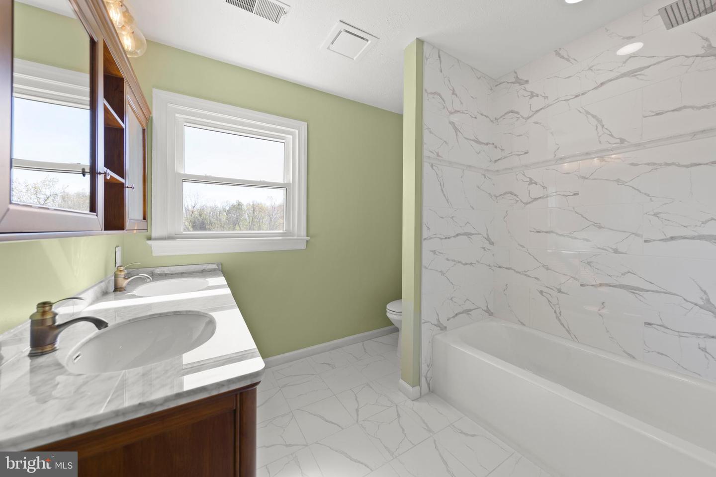 405 SPRING HOLLOW RD, WOODSTOCK, Virginia 22664, 4 Bedrooms Bedrooms, ,4 BathroomsBathrooms,Residential,For sale,405 SPRING HOLLOW RD,VASH2011300 MLS # VASH2011300