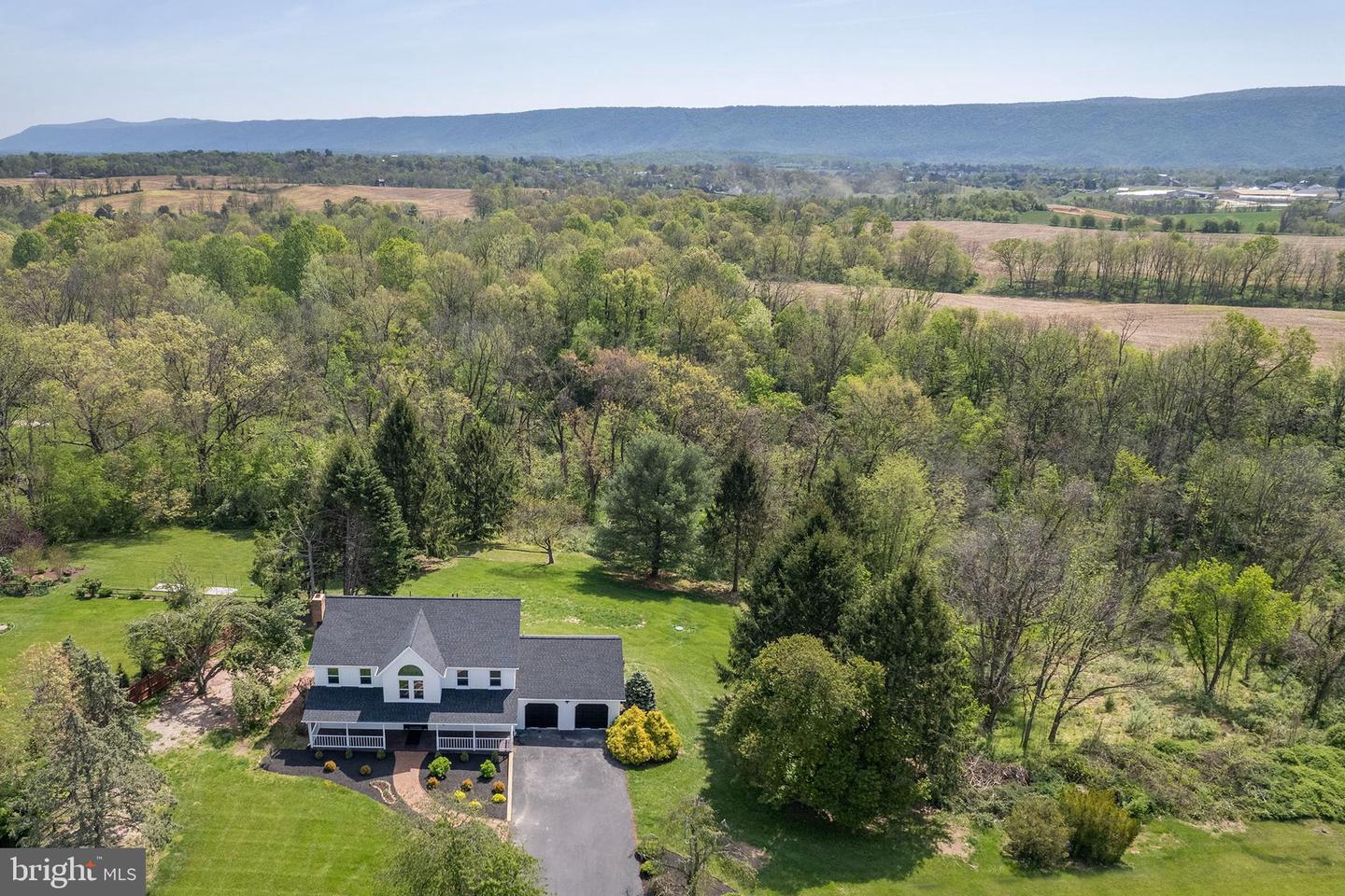 405 SPRING HOLLOW RD, WOODSTOCK, Virginia 22664, 4 Bedrooms Bedrooms, ,4 BathroomsBathrooms,Residential,For sale,405 SPRING HOLLOW RD,VASH2011300 MLS # VASH2011300