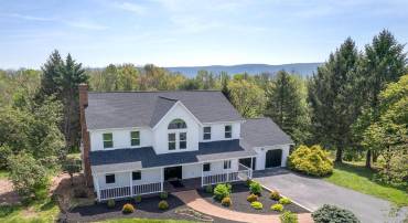 405 SPRING HOLLOW RD, WOODSTOCK, Virginia 22664, 4 Bedrooms Bedrooms, ,4 BathroomsBathrooms,Residential,For sale,405 SPRING HOLLOW RD,VASH2011300 MLS # VASH2011300