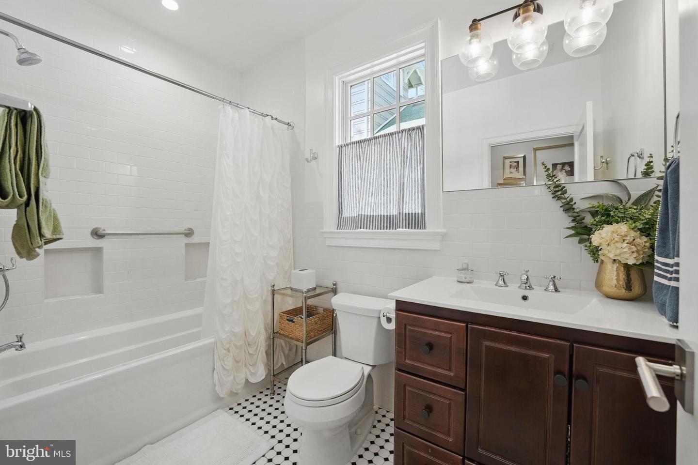 3212 OLIVER ST NW, WASHINGTON, District Of Columbia 20015, 6 Bedrooms Bedrooms, ,5 BathroomsBathrooms,Residential,For sale,3212 OLIVER ST NW,DCDC2198108 MLS # DCDC2198108
