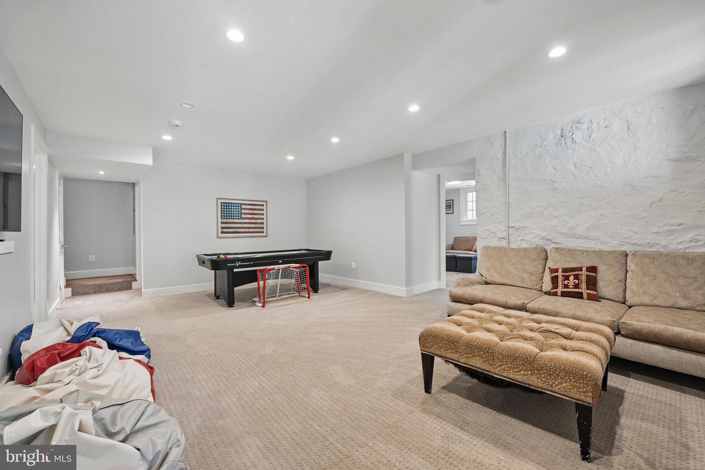 3212 OLIVER ST NW, WASHINGTON, District Of Columbia 20015, 6 Bedrooms Bedrooms, ,5 BathroomsBathrooms,Residential,For sale,3212 OLIVER ST NW,DCDC2198108 MLS # DCDC2198108