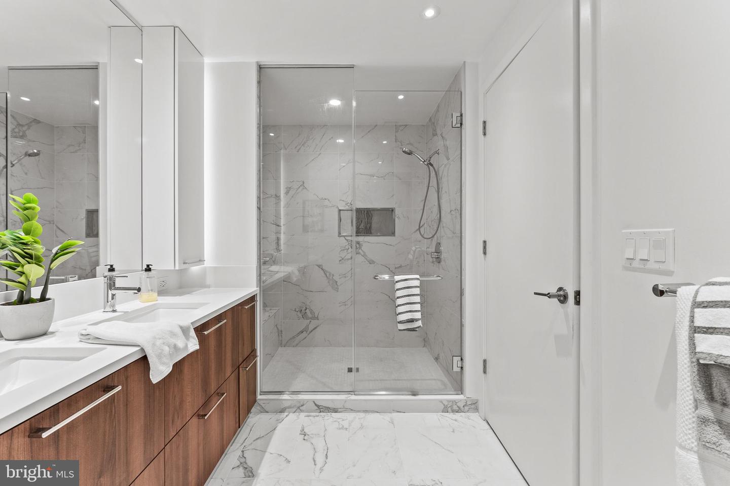 1650 SILVER HILL DR #1706, MCLEAN, Virginia 22102, 2 Bedrooms Bedrooms, ,2 BathroomsBathrooms,Residential,For sale,1650 SILVER HILL DR #1706,VAFX2237672 MLS # VAFX2237672