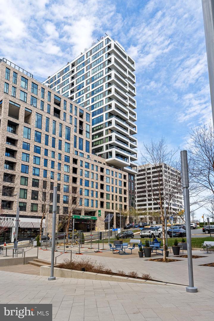 1650 SILVER HILL DR #1706, MCLEAN, Virginia 22102, 2 Bedrooms Bedrooms, ,2 BathroomsBathrooms,Residential,For sale,1650 SILVER HILL DR #1706,VAFX2237672 MLS # VAFX2237672