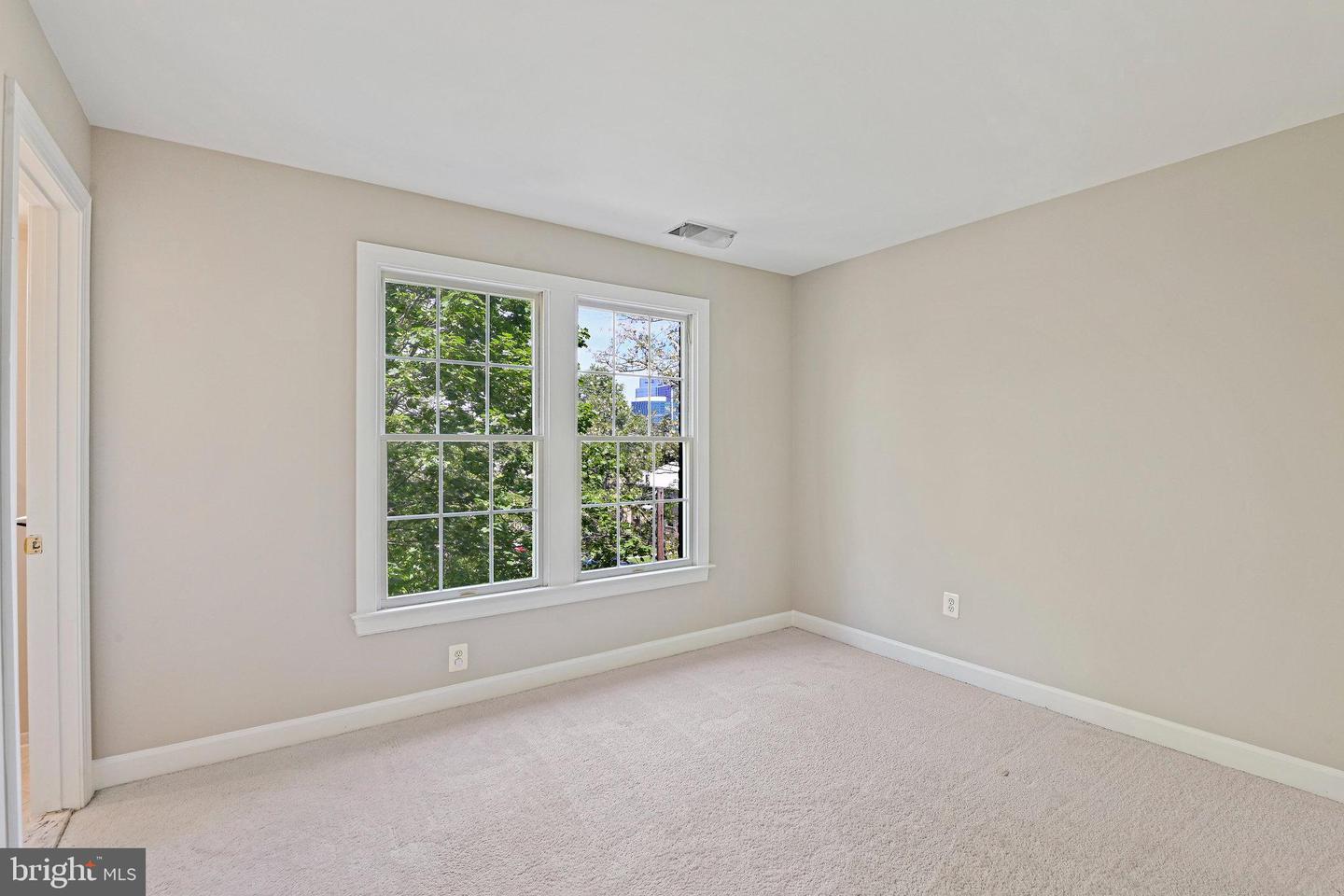 7752 LEGERE CT, MCLEAN, Virginia 22102, 4 Bedrooms Bedrooms, ,4 BathroomsBathrooms,Residential,For sale,7752 LEGERE CT,VAFX2237814 MLS # VAFX2237814