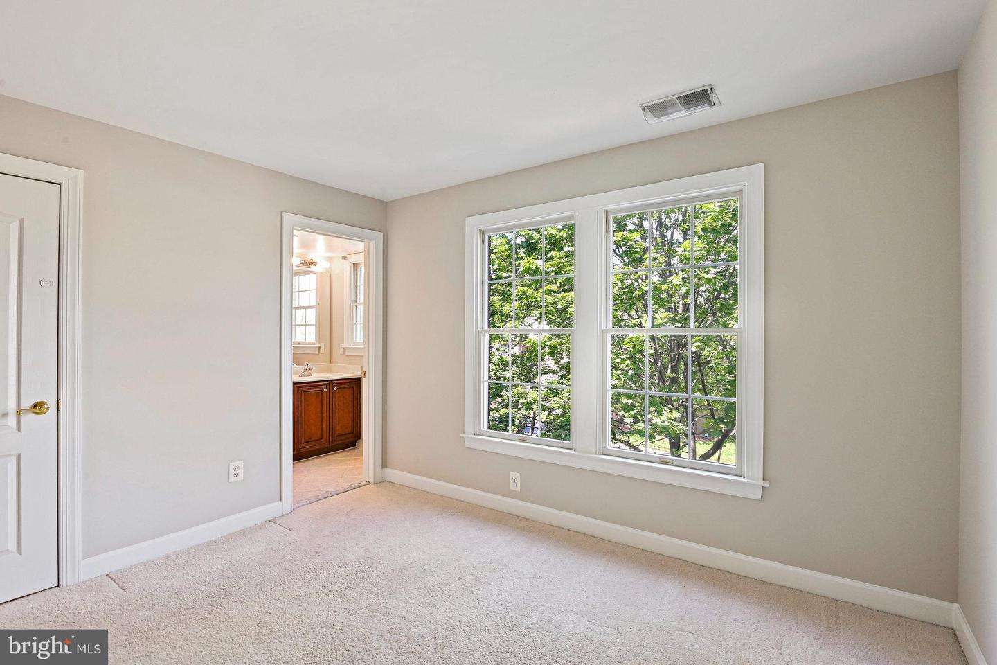 7752 LEGERE CT, MCLEAN, Virginia 22102, 4 Bedrooms Bedrooms, ,4 BathroomsBathrooms,Residential,For sale,7752 LEGERE CT,VAFX2237814 MLS # VAFX2237814