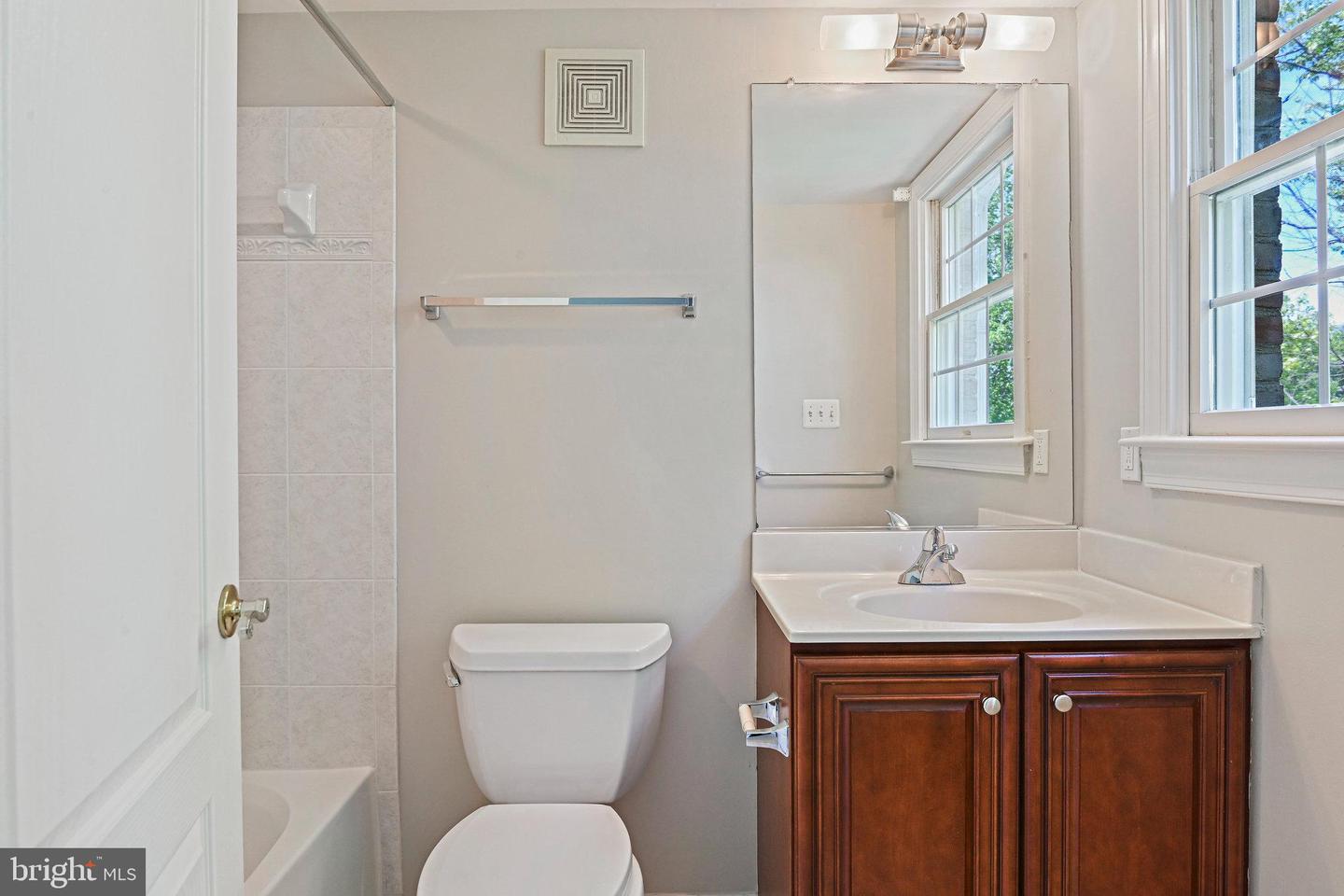 7752 LEGERE CT, MCLEAN, Virginia 22102, 4 Bedrooms Bedrooms, ,4 BathroomsBathrooms,Residential,For sale,7752 LEGERE CT,VAFX2237814 MLS # VAFX2237814