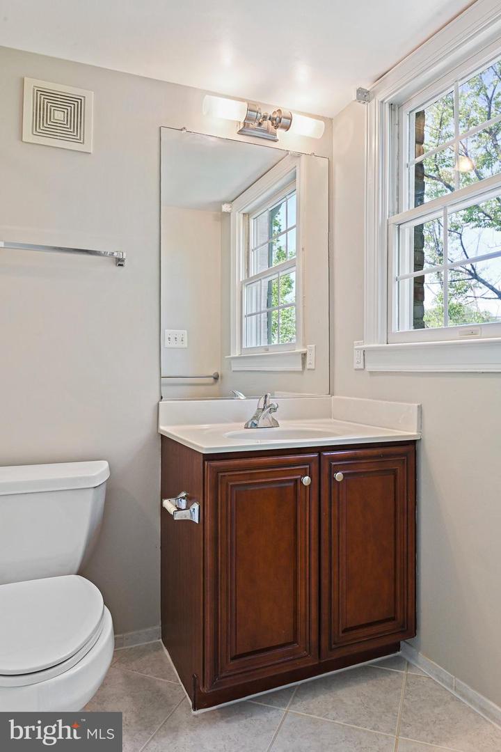 7752 LEGERE CT, MCLEAN, Virginia 22102, 4 Bedrooms Bedrooms, ,4 BathroomsBathrooms,Residential,For sale,7752 LEGERE CT,VAFX2237814 MLS # VAFX2237814