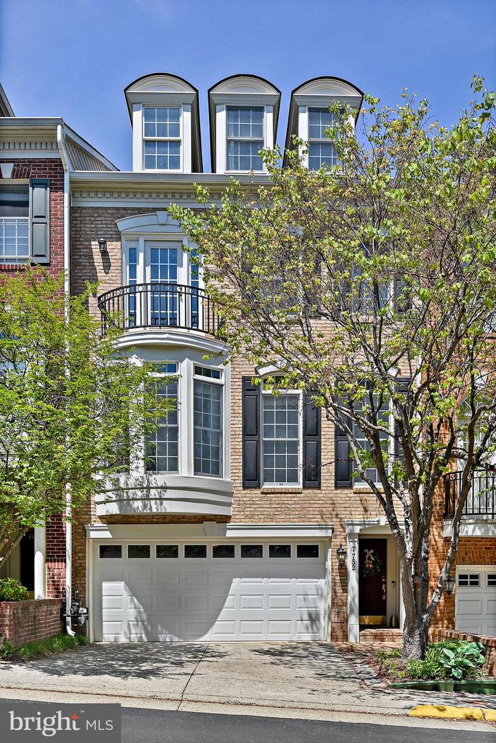 7752 LEGERE CT, MCLEAN, Virginia 22102, 4 Bedrooms Bedrooms, ,4 BathroomsBathrooms,Residential,For sale,7752 LEGERE CT,VAFX2237814 MLS # VAFX2237814