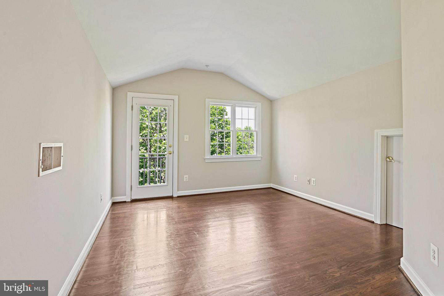 7752 LEGERE CT, MCLEAN, Virginia 22102, 4 Bedrooms Bedrooms, ,4 BathroomsBathrooms,Residential,For sale,7752 LEGERE CT,VAFX2237814 MLS # VAFX2237814