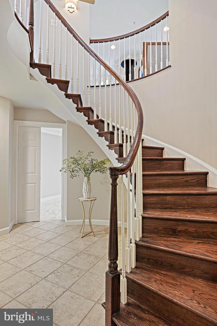 7752 LEGERE CT, MCLEAN, Virginia 22102, 4 Bedrooms Bedrooms, ,4 BathroomsBathrooms,Residential,For sale,7752 LEGERE CT,VAFX2237814 MLS # VAFX2237814
