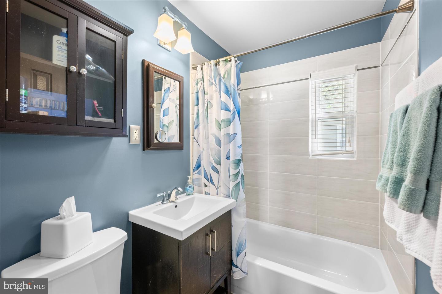 4117 FAIRFAX ST, FAIRFAX, Virginia 22030, 5 Bedrooms Bedrooms, ,2 BathroomsBathrooms,Residential,For sale,4117 FAIRFAX ST,VAFC2006238 MLS # VAFC2006238
