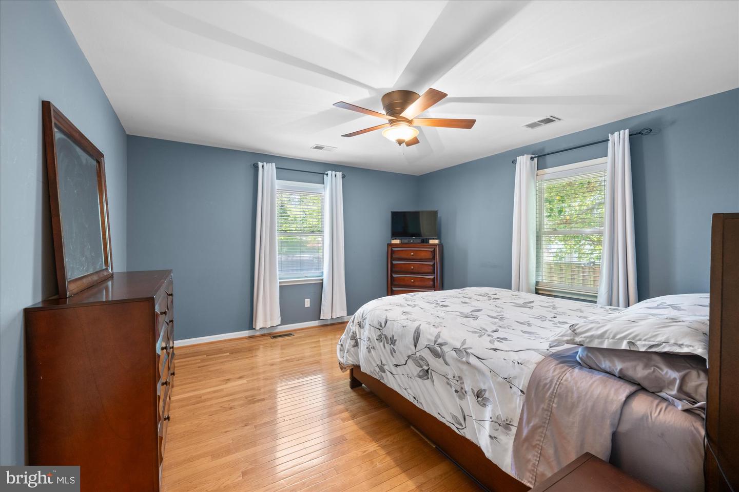 4117 FAIRFAX ST, FAIRFAX, Virginia 22030, 5 Bedrooms Bedrooms, ,2 BathroomsBathrooms,Residential,For sale,4117 FAIRFAX ST,VAFC2006238 MLS # VAFC2006238