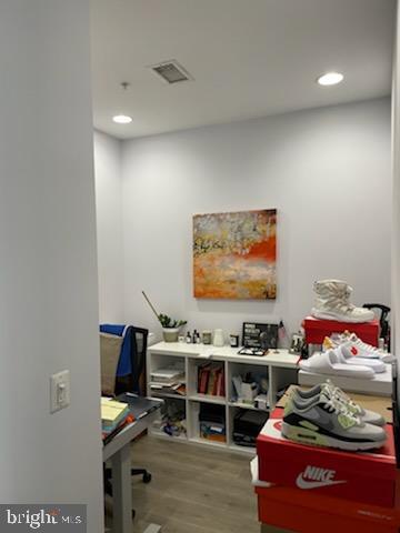 820 N POLLARD ST #912, ARLINGTON, Virginia 22203, 1 Bedroom Bedrooms, 3 Rooms Rooms,1 BathroomBathrooms,Residential,For sale,820 N POLLARD ST #912,VAAR2056828 MLS # VAAR2056828