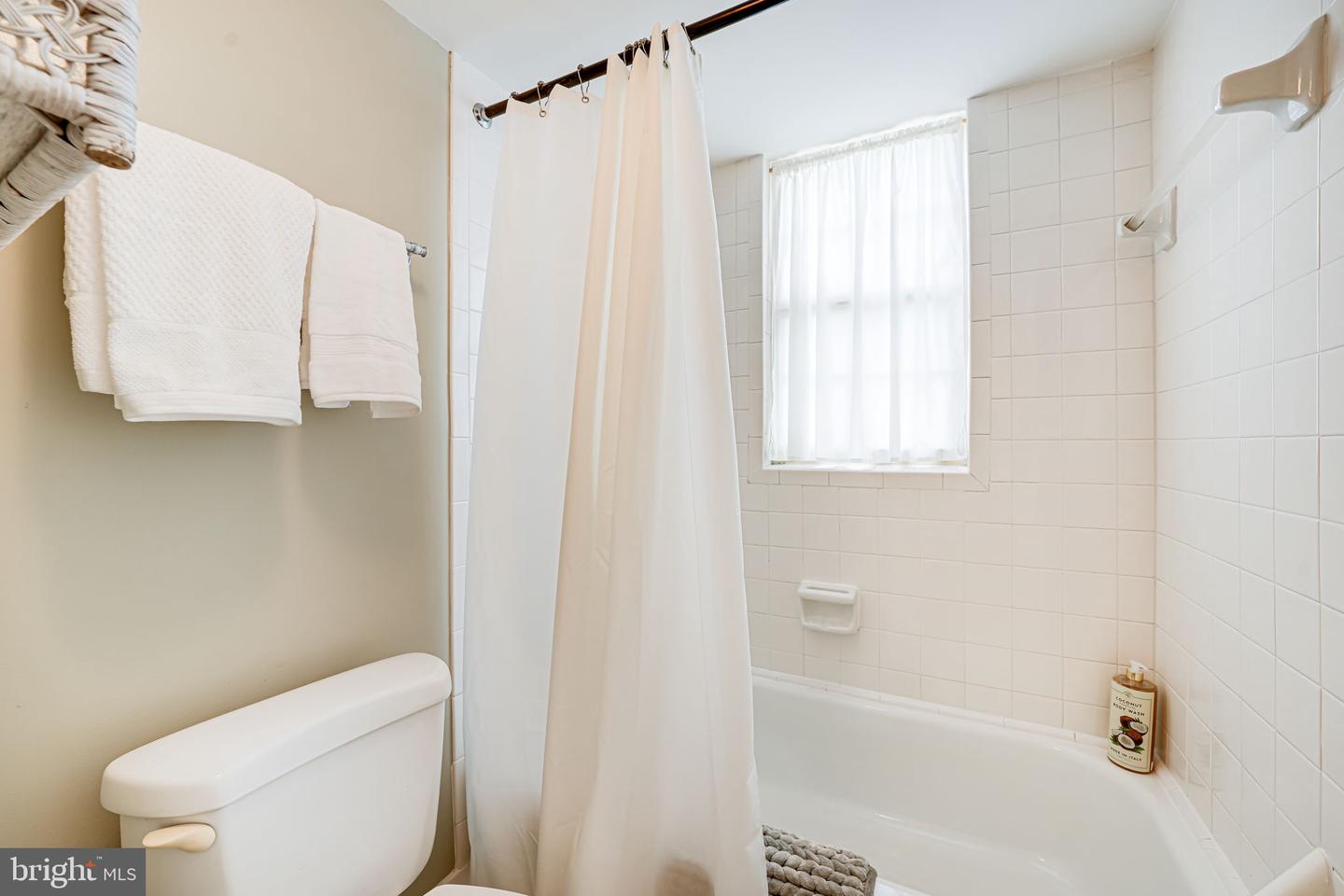 517 BASHFORD LN #5, ALEXANDRIA, Virginia 22314, 1 Bedroom Bedrooms, ,1 BathroomBathrooms,Residential,For sale,517 BASHFORD LN #5,VAAX2044768 MLS # VAAX2044768