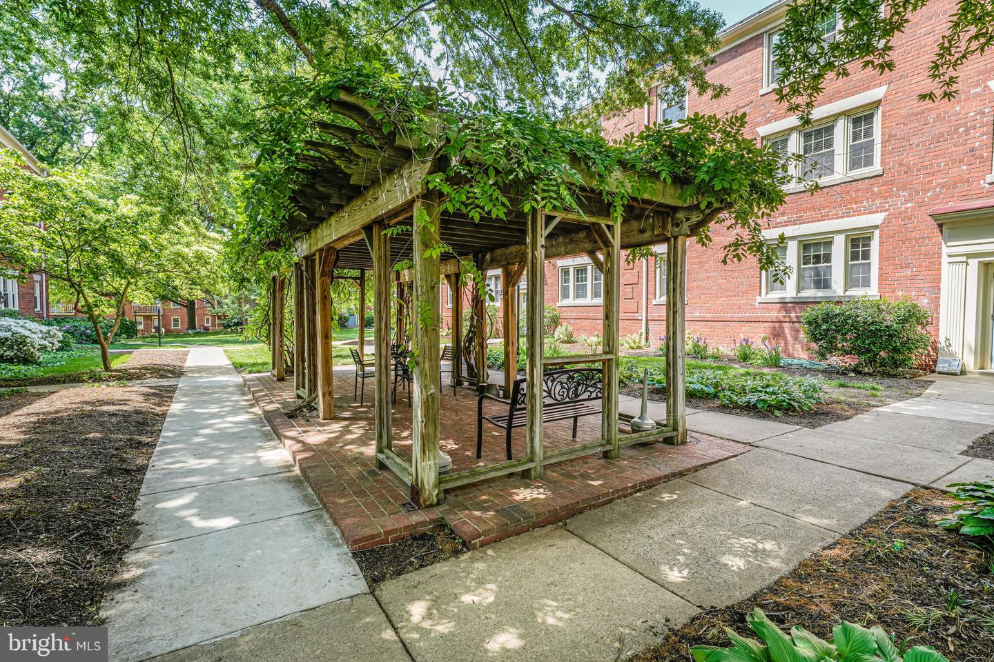 517 BASHFORD LN #5, ALEXANDRIA, Virginia 22314, 1 Bedroom Bedrooms, ,1 BathroomBathrooms,Residential,For sale,517 BASHFORD LN #5,VAAX2044768 MLS # VAAX2044768