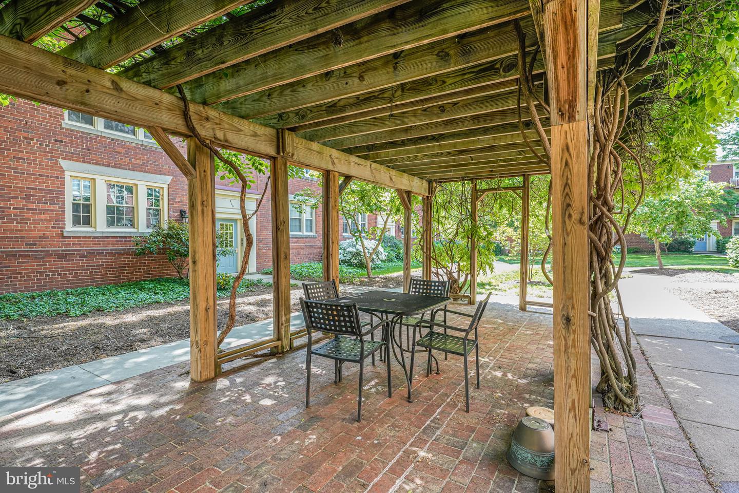 517 BASHFORD LN #5, ALEXANDRIA, Virginia 22314, 1 Bedroom Bedrooms, ,1 BathroomBathrooms,Residential,For sale,517 BASHFORD LN #5,VAAX2044768 MLS # VAAX2044768