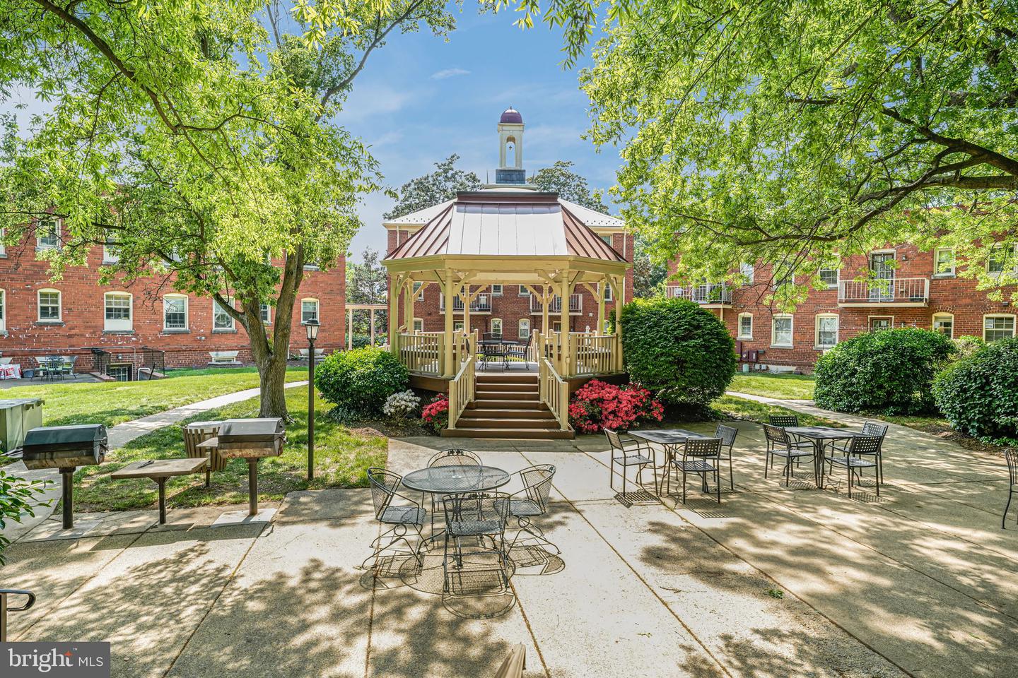 517 BASHFORD LN #5, ALEXANDRIA, Virginia 22314, 1 Bedroom Bedrooms, ,1 BathroomBathrooms,Residential,For sale,517 BASHFORD LN #5,VAAX2044768 MLS # VAAX2044768