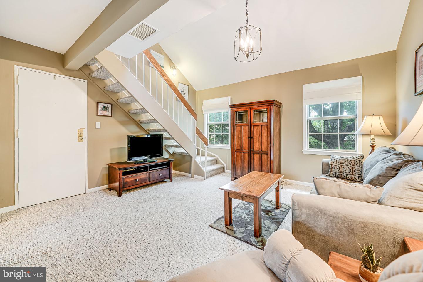 517 BASHFORD LN #5, ALEXANDRIA, Virginia 22314, 1 Bedroom Bedrooms, ,1 BathroomBathrooms,Residential,For sale,517 BASHFORD LN #5,VAAX2044768 MLS # VAAX2044768