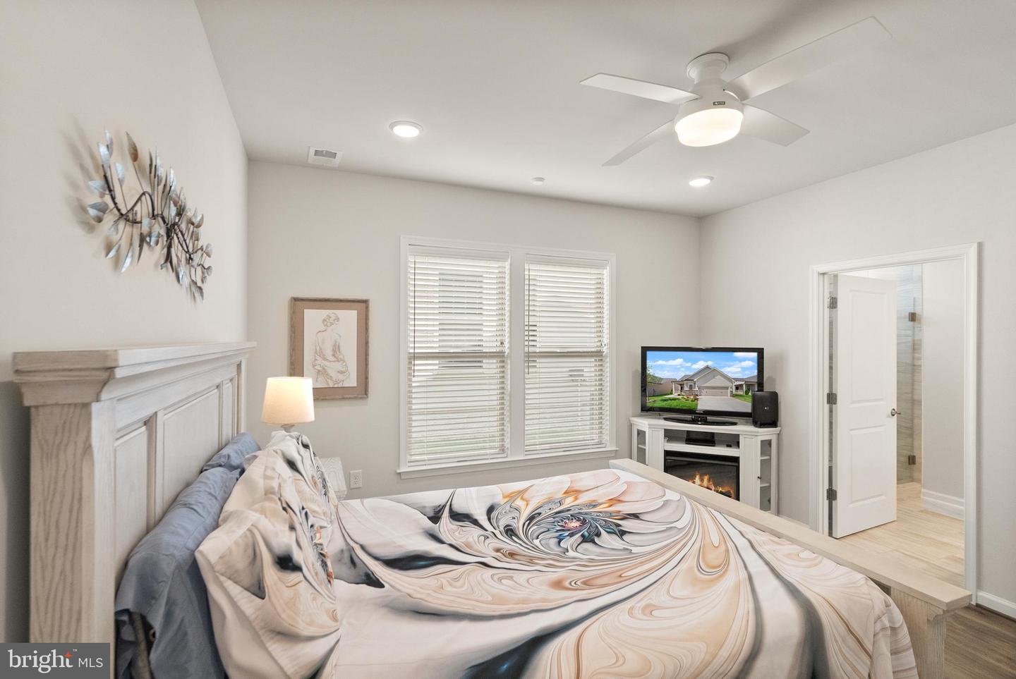 6248 ZINNIA LN, HAYMARKET, Virginia 20169, 3 Bedrooms Bedrooms, ,3 BathroomsBathrooms,Residential,For sale,6248 ZINNIA LN,VAPW2093500 MLS # VAPW2093500