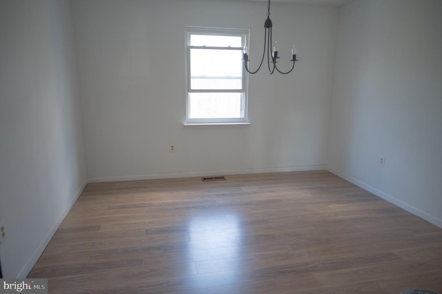 13483 PHOTO DR, WOODBRIDGE, Virginia 22193, 5 Bedrooms Bedrooms, 10 Rooms Rooms,3 BathroomsBathrooms,Residential,For sale,13483 PHOTO DR,VAPW2093542 MLS # VAPW2093542