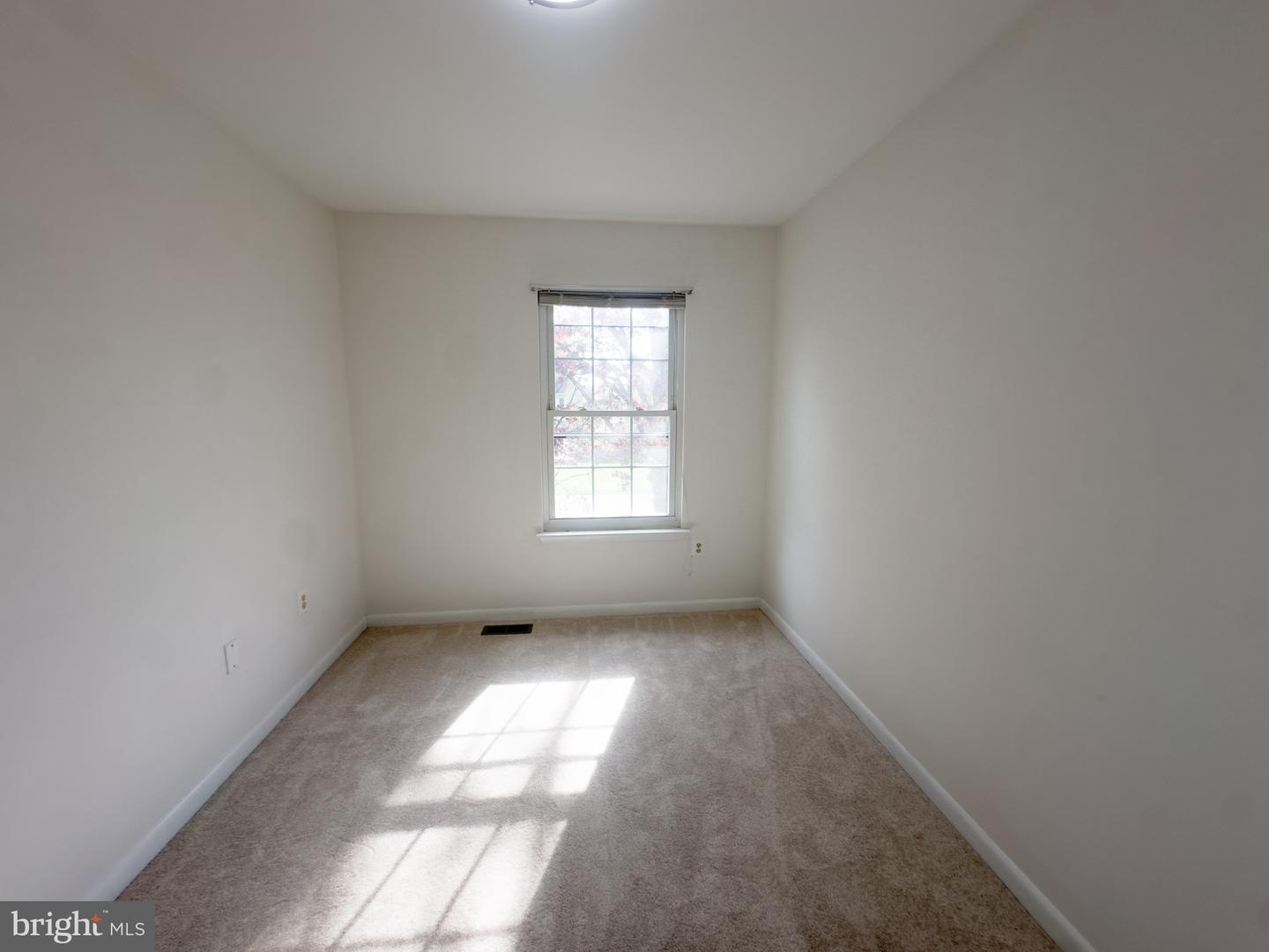 13483 PHOTO DR, WOODBRIDGE, Virginia 22193, 5 Bedrooms Bedrooms, 10 Rooms Rooms,3 BathroomsBathrooms,Residential,For sale,13483 PHOTO DR,VAPW2093542 MLS # VAPW2093542