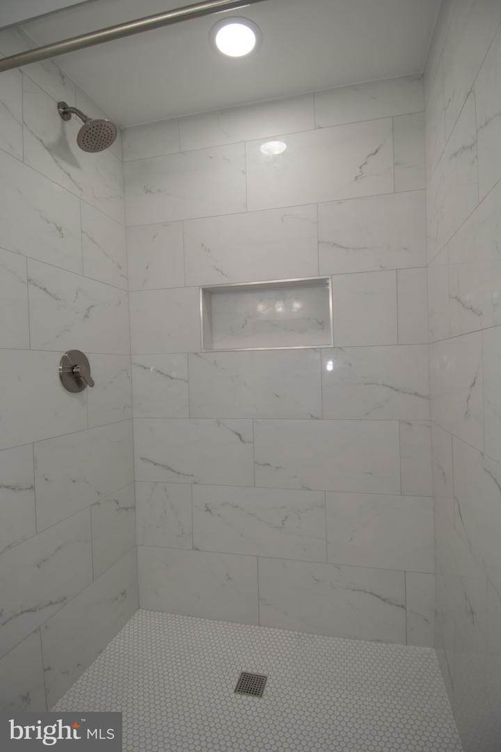13483 PHOTO DR, WOODBRIDGE, Virginia 22193, 5 Bedrooms Bedrooms, 10 Rooms Rooms,3 BathroomsBathrooms,Residential,For sale,13483 PHOTO DR,VAPW2093542 MLS # VAPW2093542
