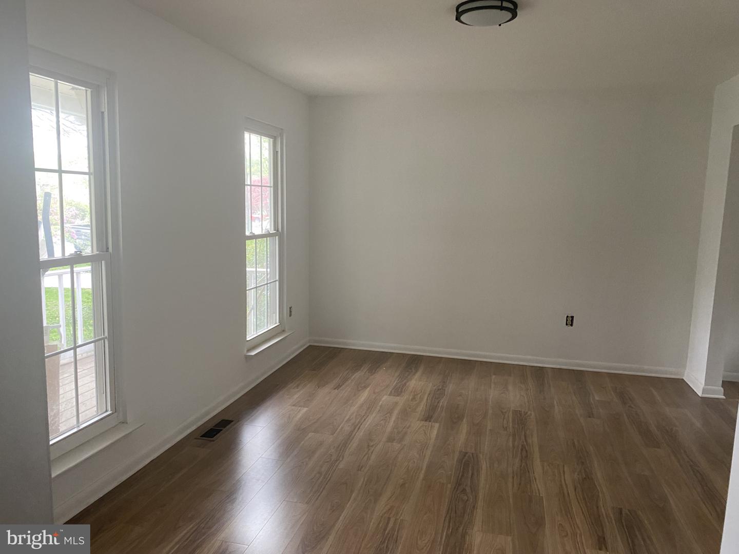 13483 PHOTO DR, WOODBRIDGE, Virginia 22193, 5 Bedrooms Bedrooms, 10 Rooms Rooms,3 BathroomsBathrooms,Residential,For sale,13483 PHOTO DR,VAPW2093542 MLS # VAPW2093542