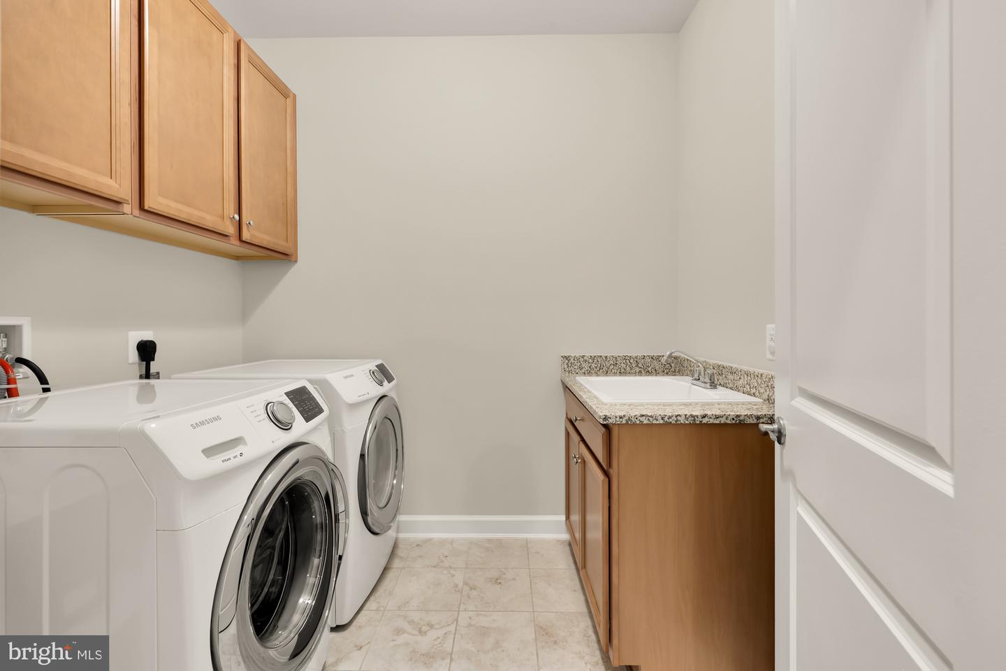 9087 BEAR BRANCH PL, FAIRFAX, Virginia 22031, 5 Bedrooms Bedrooms, ,4 BathroomsBathrooms,Residential,For sale,9087 BEAR BRANCH PL,VAFX2237850 MLS # VAFX2237850
