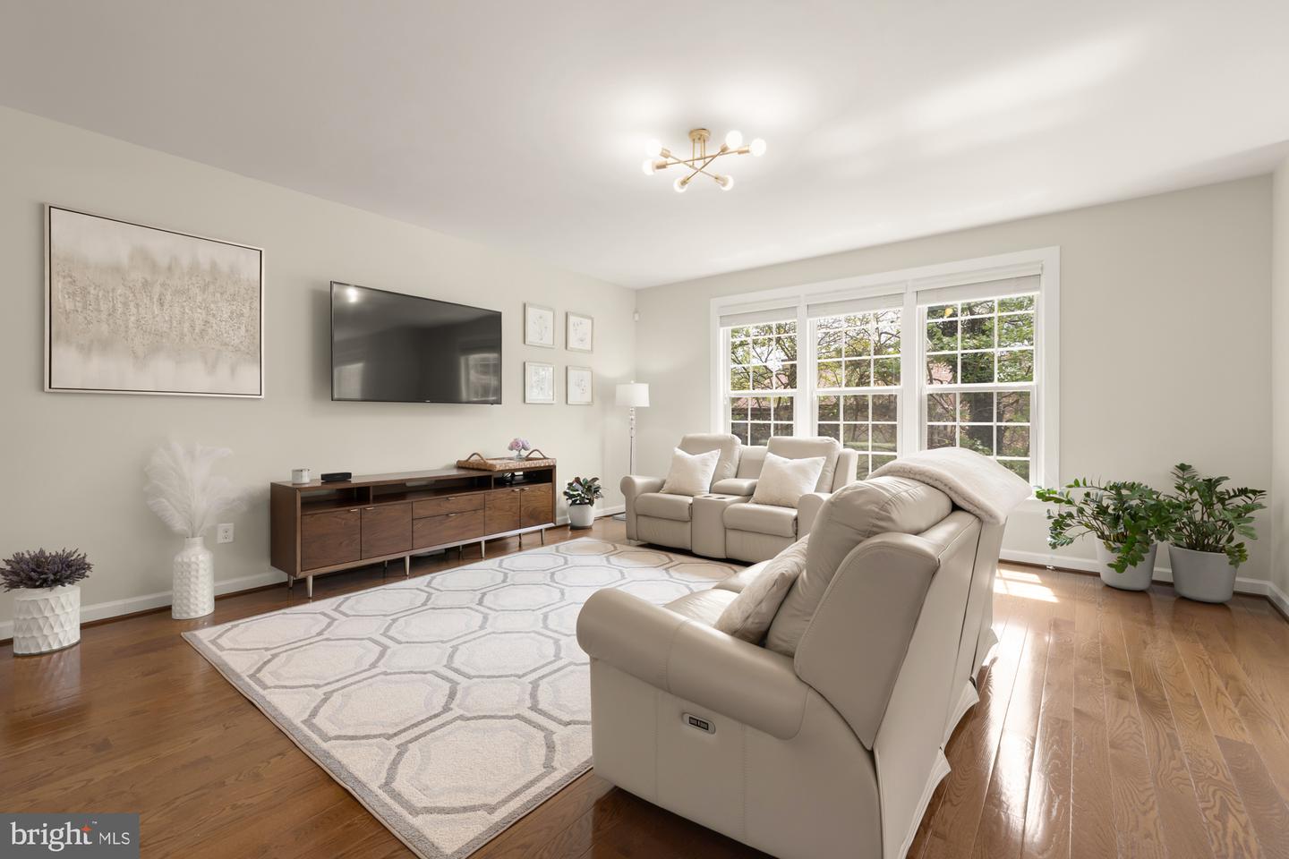 9087 BEAR BRANCH PL, FAIRFAX, Virginia 22031, 5 Bedrooms Bedrooms, ,4 BathroomsBathrooms,Residential,For sale,9087 BEAR BRANCH PL,VAFX2237850 MLS # VAFX2237850
