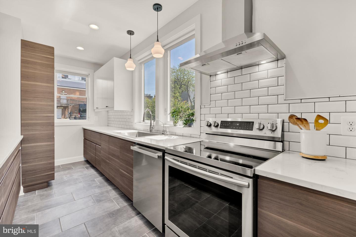 1007 OTIS ST NE, WASHINGTON, District Of Columbia 20017, 6 Bedrooms Bedrooms, ,3 BathroomsBathrooms,Residential,For sale,1007 OTIS ST NE,DCDC2198248 MLS # DCDC2198248