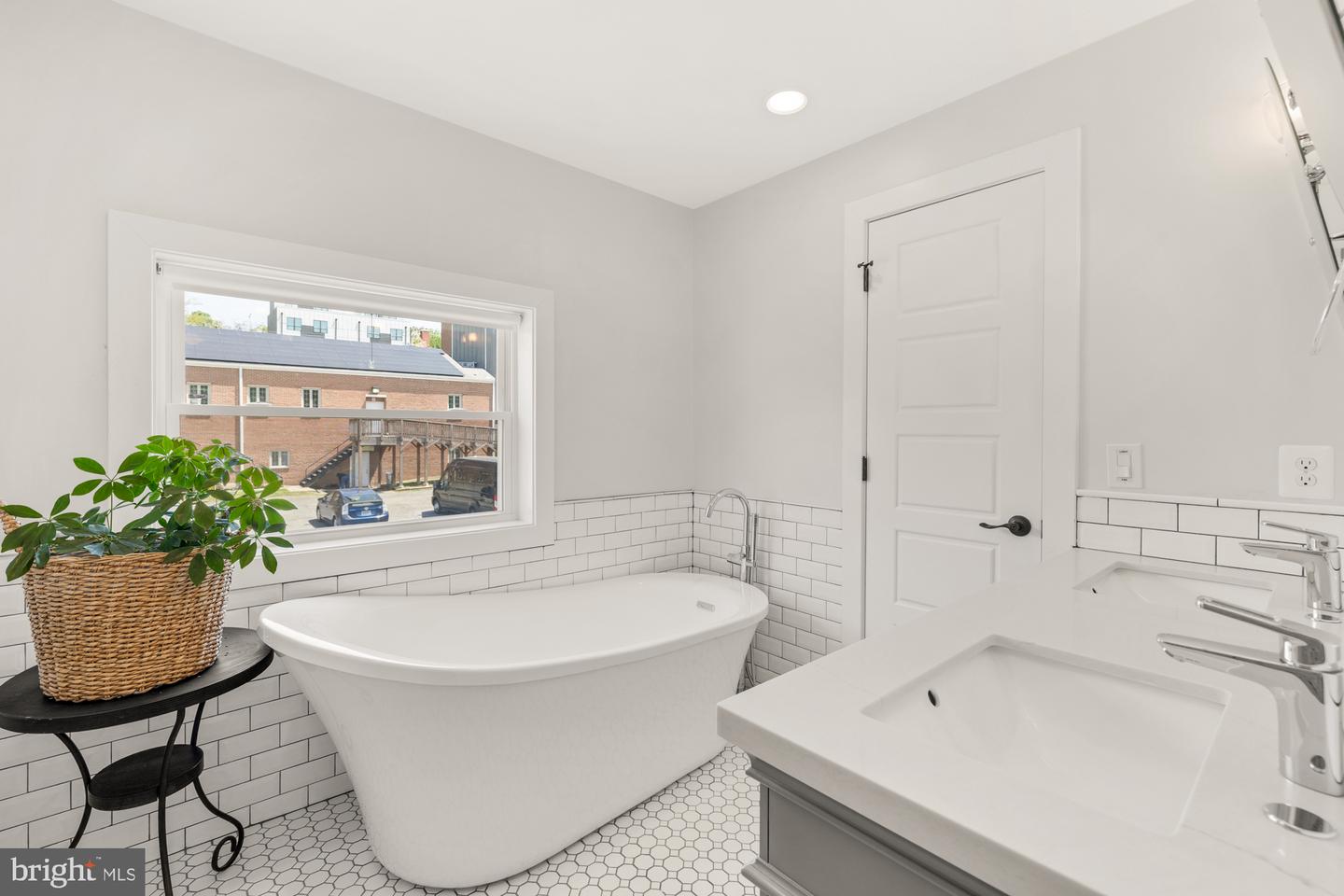 1007 OTIS ST NE, WASHINGTON, District Of Columbia 20017, 6 Bedrooms Bedrooms, ,3 BathroomsBathrooms,Residential,For sale,1007 OTIS ST NE,DCDC2198248 MLS # DCDC2198248