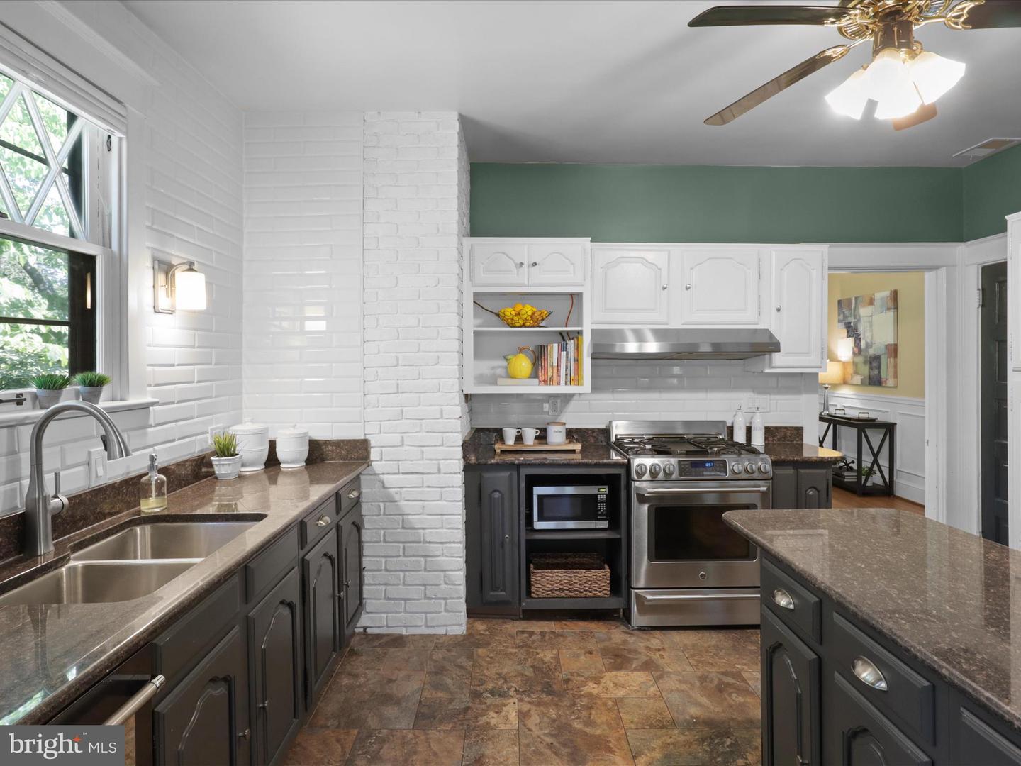 2804 KING ST, ALEXANDRIA, Virginia 22302, 3 Bedrooms Bedrooms, ,2 BathroomsBathrooms,Residential,For sale,2804 KING ST,VAAX2044780 MLS # VAAX2044780