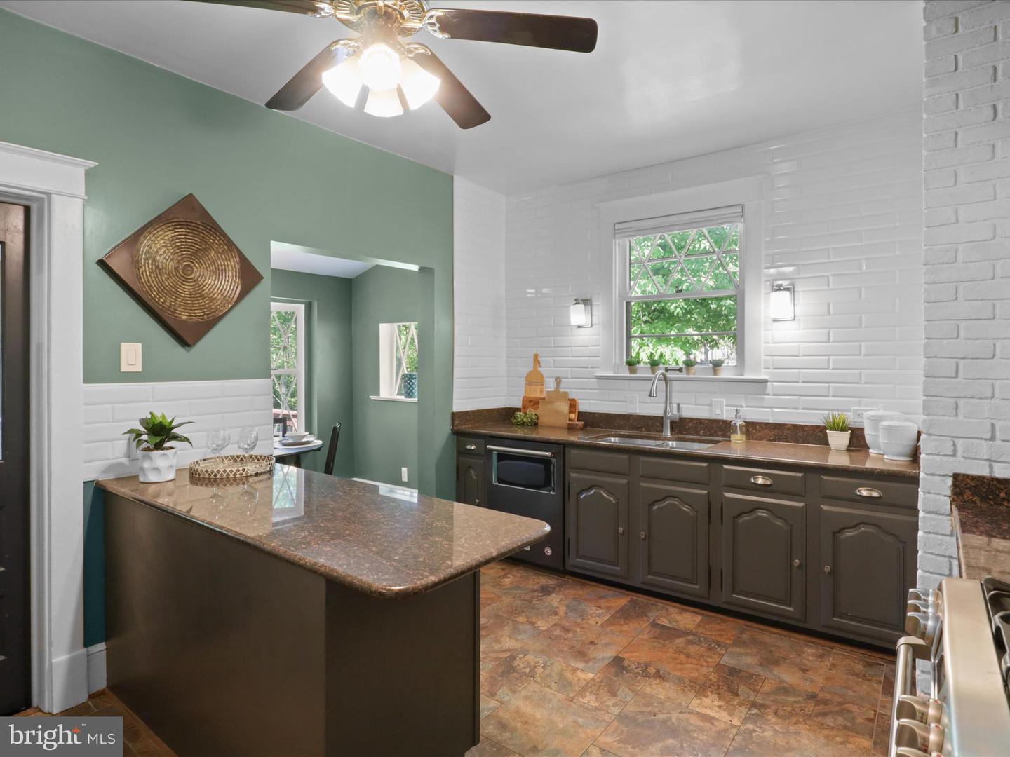 2804 KING ST, ALEXANDRIA, Virginia 22302, 3 Bedrooms Bedrooms, ,2 BathroomsBathrooms,Residential,For sale,2804 KING ST,VAAX2044780 MLS # VAAX2044780