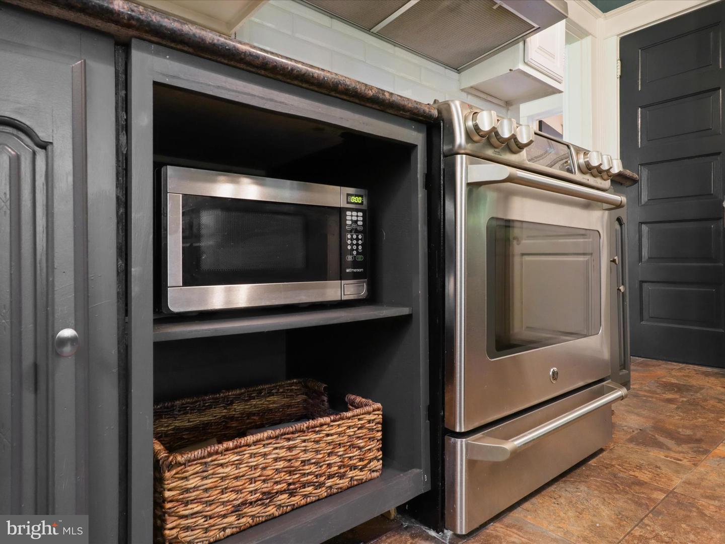 2804 KING ST, ALEXANDRIA, Virginia 22302, 3 Bedrooms Bedrooms, ,2 BathroomsBathrooms,Residential,For sale,2804 KING ST,VAAX2044780 MLS # VAAX2044780