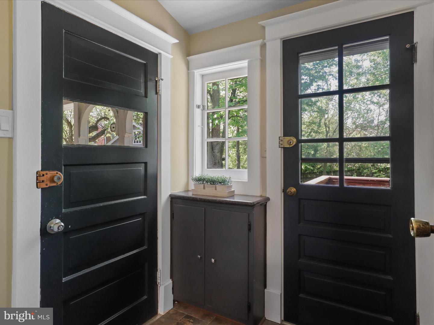 2804 KING ST, ALEXANDRIA, Virginia 22302, 3 Bedrooms Bedrooms, ,2 BathroomsBathrooms,Residential,For sale,2804 KING ST,VAAX2044780 MLS # VAAX2044780