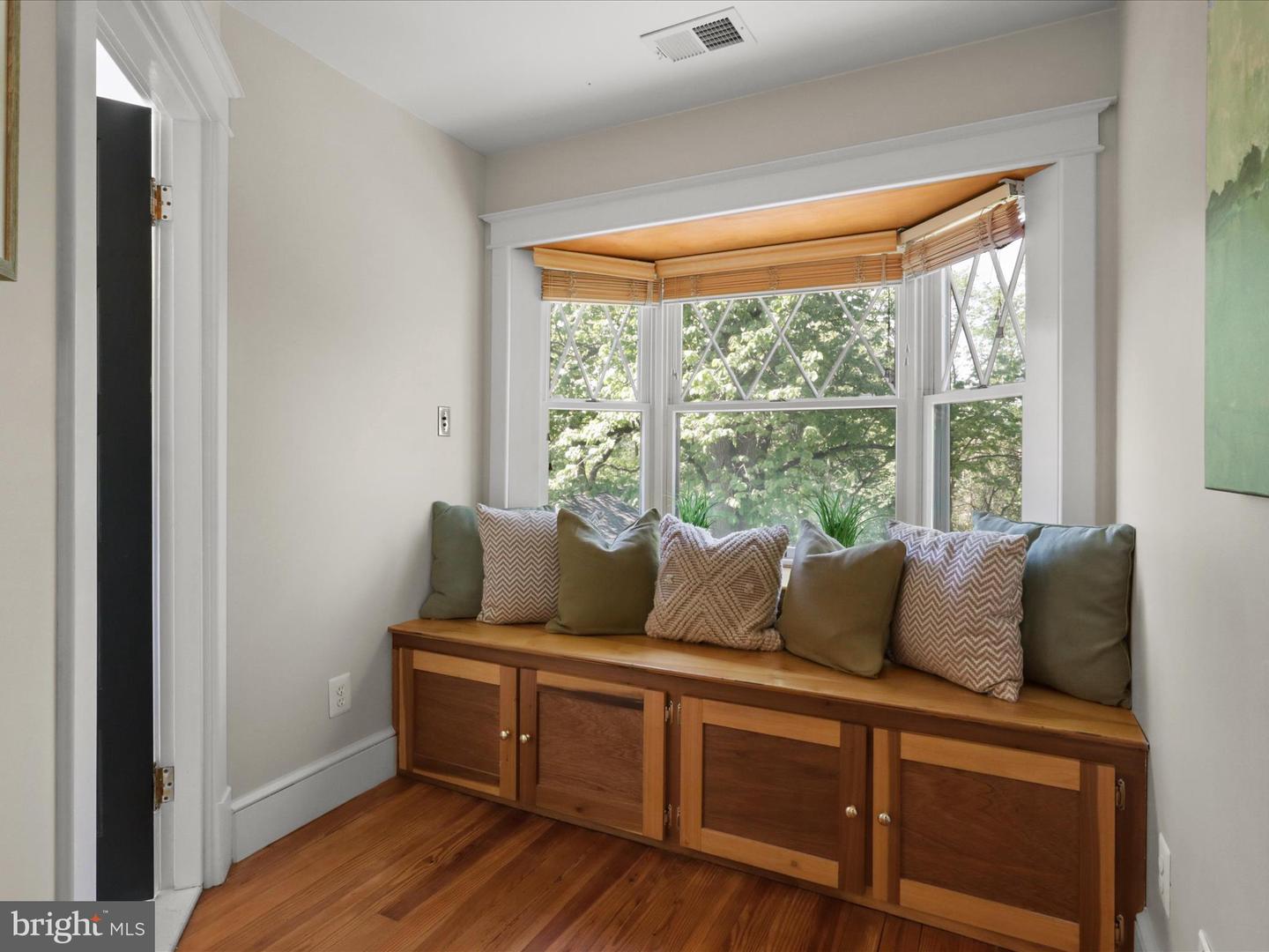 2804 KING ST, ALEXANDRIA, Virginia 22302, 3 Bedrooms Bedrooms, ,2 BathroomsBathrooms,Residential,For sale,2804 KING ST,VAAX2044780 MLS # VAAX2044780
