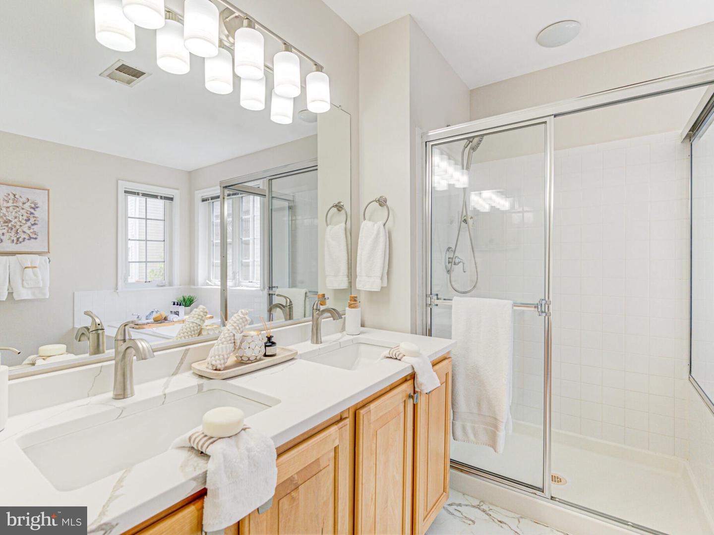 47795 SCOTSBOROUGH SQ, STERLING, Virginia 20165, 3 Bedrooms Bedrooms, ,2 BathroomsBathrooms,Residential,For sale,47795 SCOTSBOROUGH SQ,VALO2095294 MLS # VALO2095294