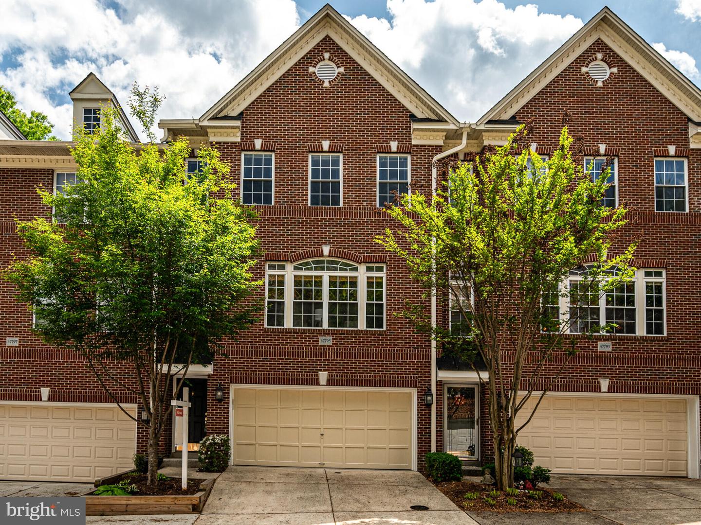 47795 SCOTSBOROUGH SQ, STERLING, Virginia 20165, 3 Bedrooms Bedrooms, ,2 BathroomsBathrooms,Residential,For sale,47795 SCOTSBOROUGH SQ,VALO2095294 MLS # VALO2095294