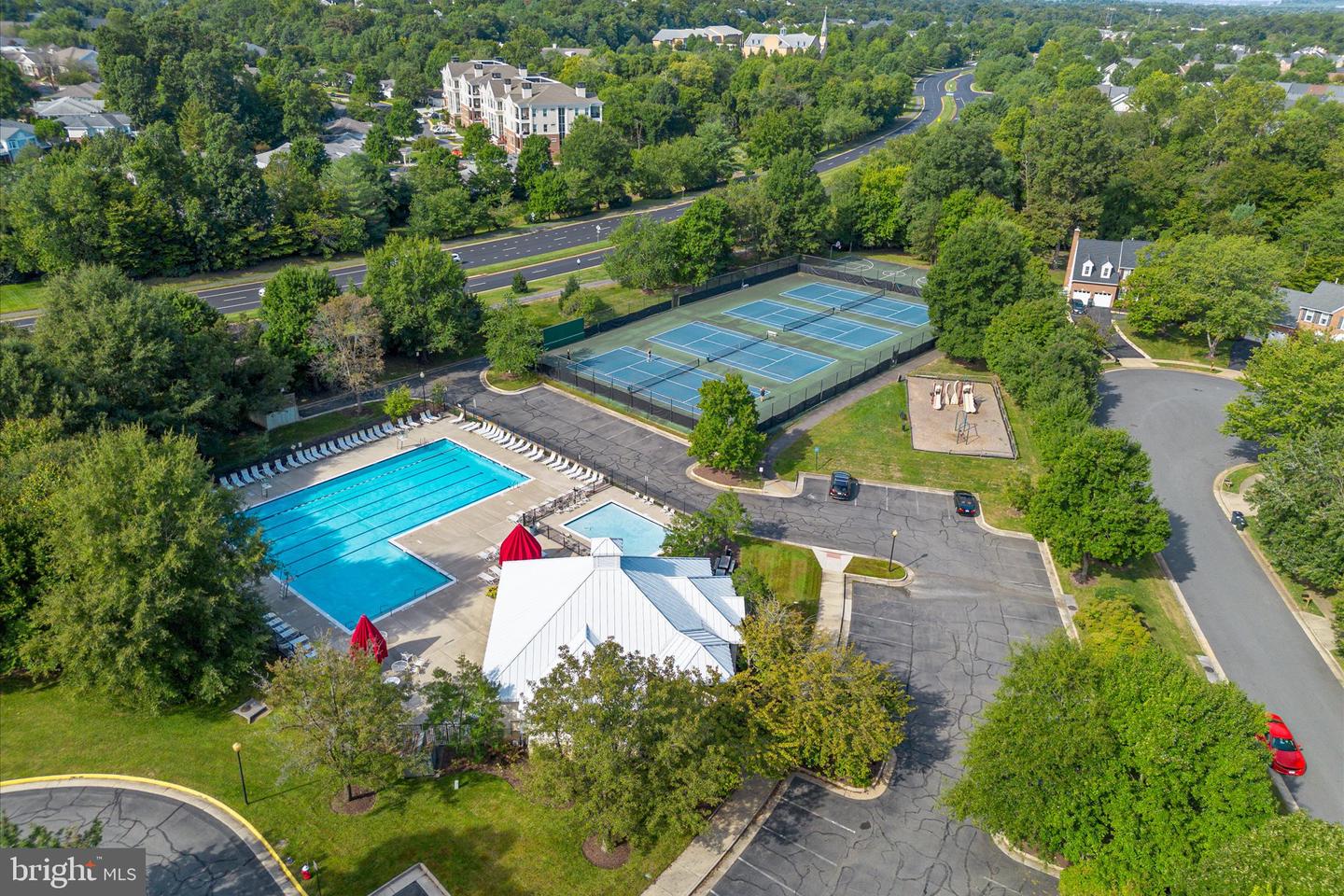 47795 SCOTSBOROUGH SQ, STERLING, Virginia 20165, 3 Bedrooms Bedrooms, ,2 BathroomsBathrooms,Residential,For sale,47795 SCOTSBOROUGH SQ,VALO2095294 MLS # VALO2095294