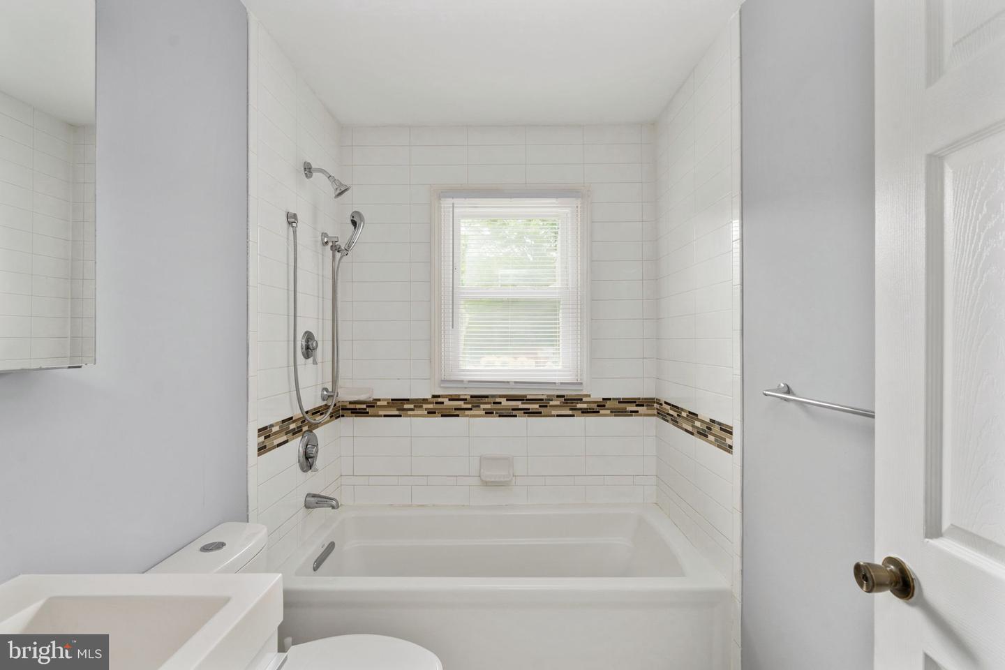 13405 DAHLGREN RD, KING GEORGE, Virginia 22485, 3 Bedrooms Bedrooms, ,2 BathroomsBathrooms,Residential,For sale,13405 DAHLGREN RD,VAKG2006356 MLS # VAKG2006356