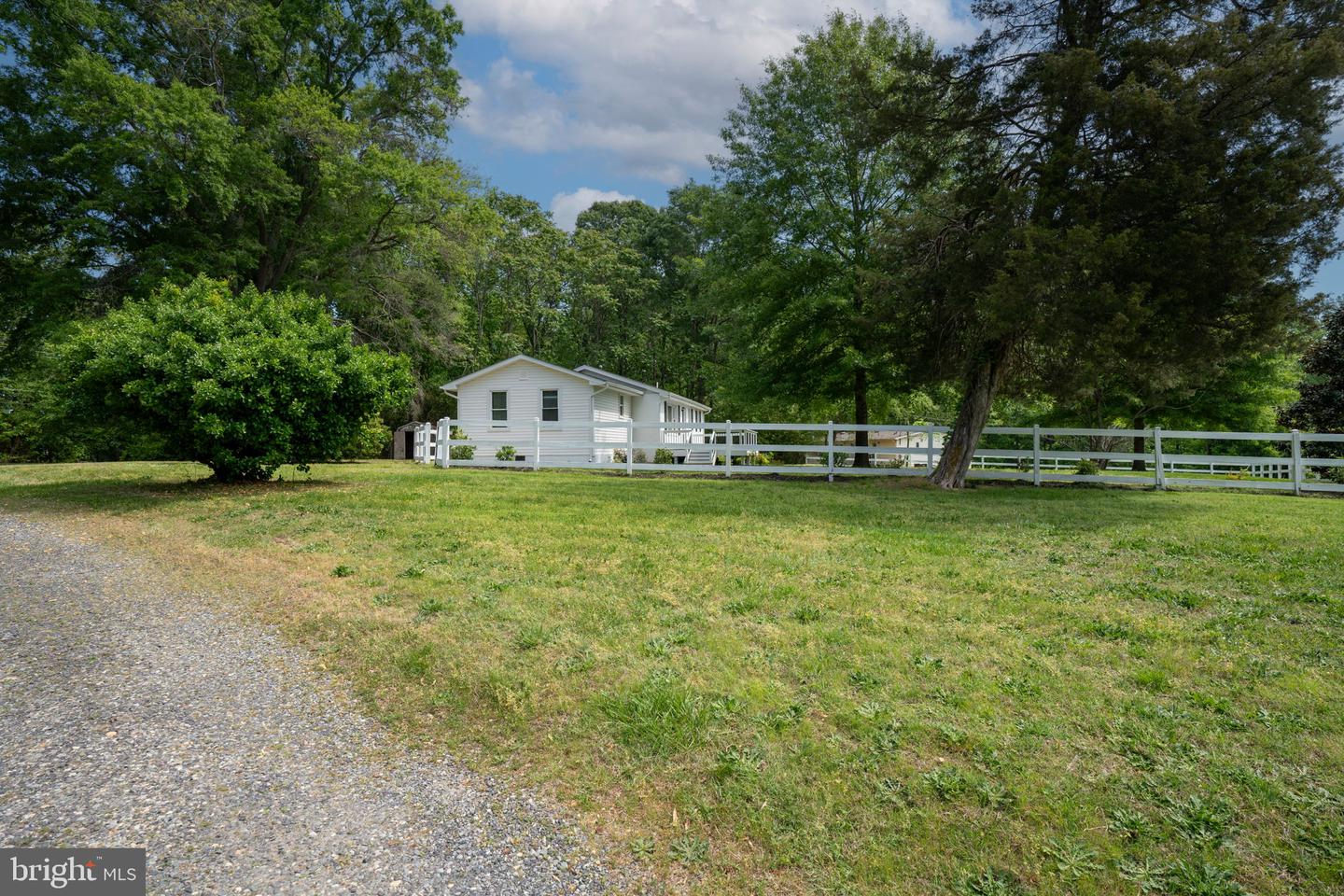 13405 DAHLGREN RD, KING GEORGE, Virginia 22485, 3 Bedrooms Bedrooms, ,2 BathroomsBathrooms,Residential,For sale,13405 DAHLGREN RD,VAKG2006356 MLS # VAKG2006356