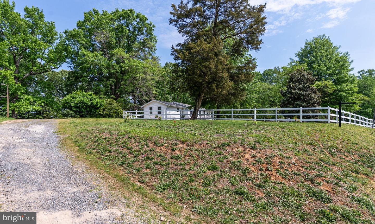 13405 DAHLGREN RD, KING GEORGE, Virginia 22485, 3 Bedrooms Bedrooms, ,2 BathroomsBathrooms,Residential,For sale,13405 DAHLGREN RD,VAKG2006356 MLS # VAKG2006356